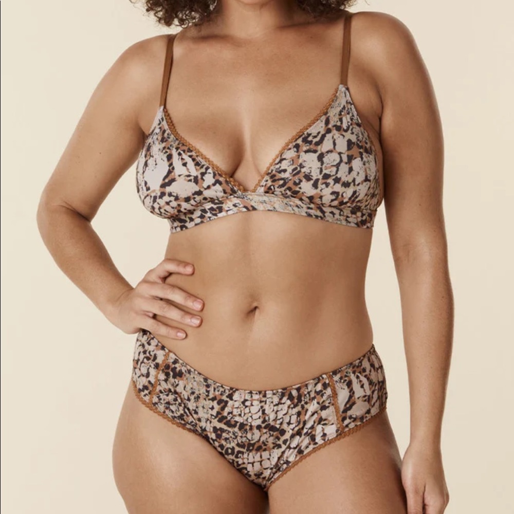 Spell 1985 Tri Bralette in Honeycomb - Picture 3 of 10